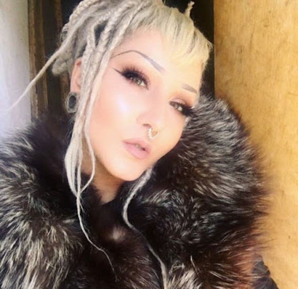 alina_demirian